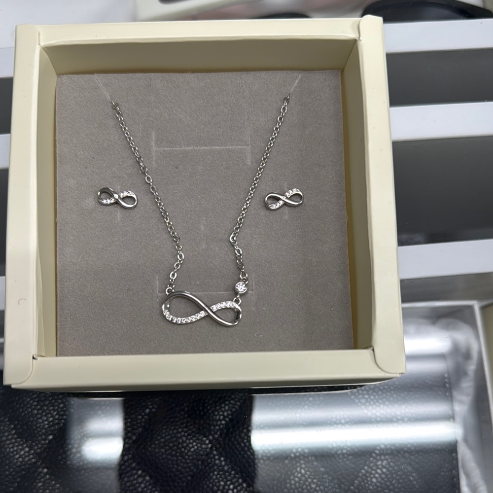 Elegant Silver Infinity Necklace and Earring Set
